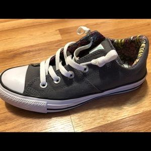 Woman’s Converse All Star